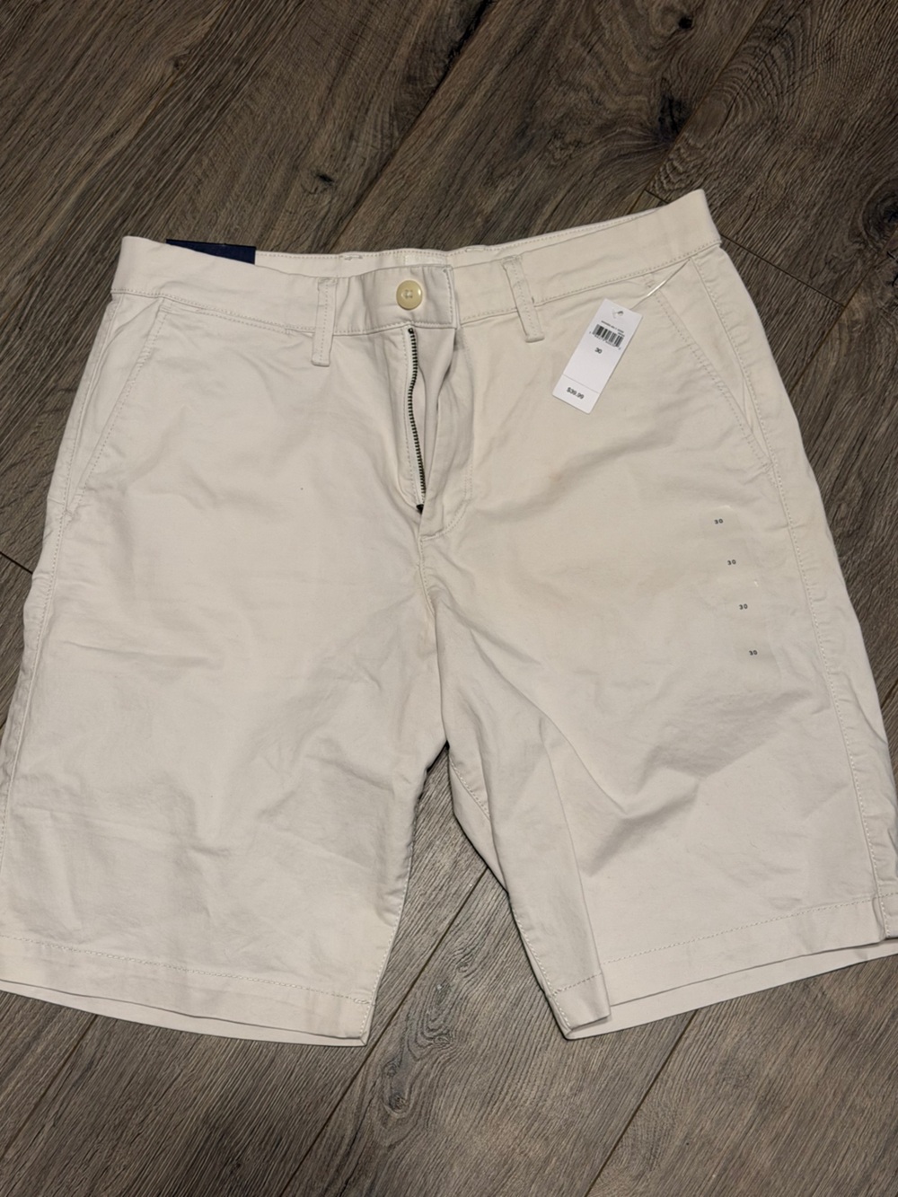 NEW Men's Classic Cream Chino Shorts